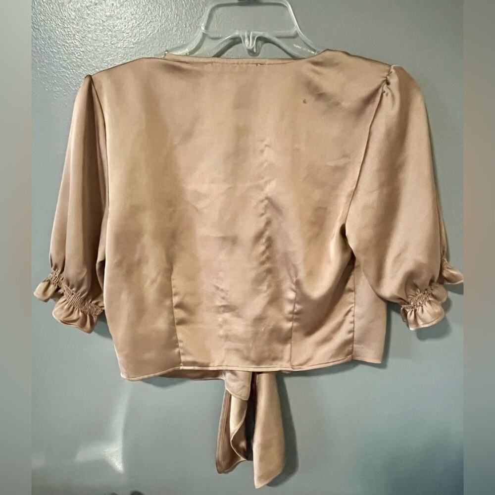 Abercrombie & Fitch satin crop tie blouse - Picture 3 of 7